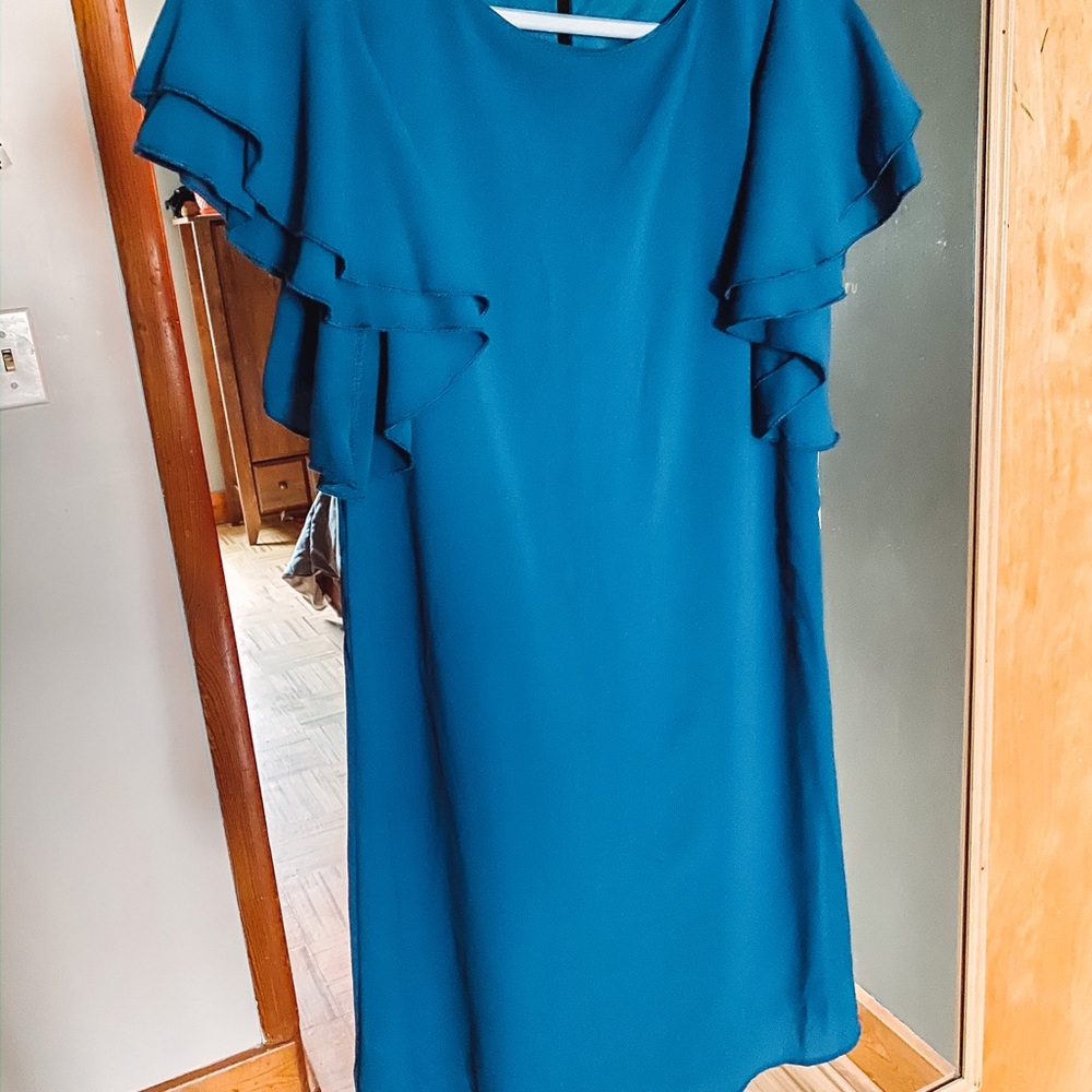 Francesa a short sleeve turquoise-ish dress